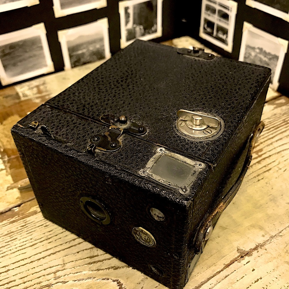 Antique Ensign Box Camera, England - Picture 5 of 8